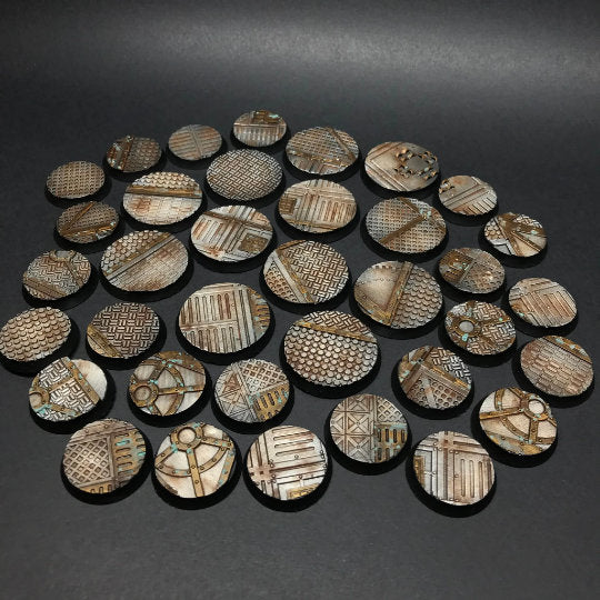 Industrial - Lot of industrial texture round bases for miniatures, size 25mm to 64mm, usable for Warmachine, Starfinder and sci-fi wargames.