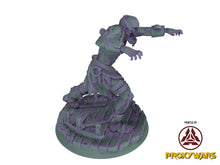 Load image into Gallery viewer, The Underground Experiment - Monster - Biter Pose 02, unleash horrors, Flesh of Gods, for Wargames, Dungeons &amp; Dragons TTRPG
