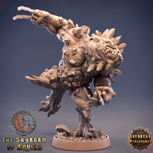 Load image into Gallery viewer, The Skyborn of Aquila - Slaad - Blue, quest for glory, DayBreak Miniatures, for Wargames, Dungeons &amp; Dragons TTRPG
