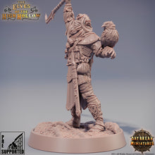 Load image into Gallery viewer, The Elves of the High Hollow - Arren Klooser, quest for glory, DayBreak Miniatures, for Wargames, Dungeons &amp; Dragons TTRPG
