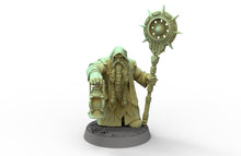 Charger l&#39;image dans la galerie, Dwarves - Dwarf Cleric with Lantern and Staff - Draugmaster Slee, The Dwarfs of The Dark Deep, daybreak miniatures, for Wargames and DND
