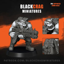 Charger l&#39;image dans la galerie, Green Skin - Orc Marauders Shooter Monopose Pack
