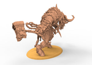 Beastmen - Geant minotaurus Beastmen warriors of Chaos