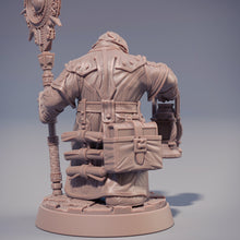 Charger l&#39;image dans la galerie, Dwarves - Dwarf Cleric with Lantern and Staff - Draugmaster Slee, The Dwarfs of The Dark Deep, daybreak miniatures, for Wargames and DND
