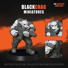 Charger l&#39;image dans la galerie, Green Skin - Orc Marauders Shooter Monopose Pack
