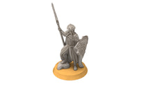 Load image into Gallery viewer, Darkwood - Forest King Guard - Spear, Middle rings miniatures pour wargame D&amp;D, SDA...
