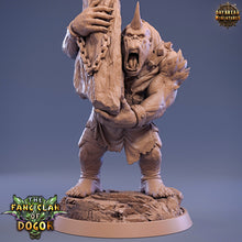 Charger l&#39;image dans la galerie, Green Skin - Tjundra The Crusher, The Fang Clan of Dogor, daybreak miniatures
