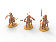 Load image into Gallery viewer, Beastmen - Centaurs with Spears Beastmen warriors of Chaos
