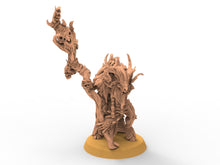 Load image into Gallery viewer, Beastmen - Bestial Prophet of Chaos from the East
