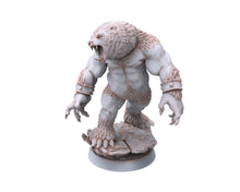 Load image into Gallery viewer, Bears warriors - Harkan Roarer, The Wardens of Fury Peaks, daybreak miniatures, for Wargames, Pathfinder, Dungeons &amp; Dragons other TTRPG
