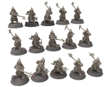 Load image into Gallery viewer, Dwarves - Gur-Adur Banner Bearer, The Dwarfs of The Mountains, for Lotr, Medbury miniatures
