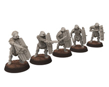 Load image into Gallery viewer, Orc horde - Orc Legionaires, swordmen elite, Orc warriors warband, Middle rings miniatures for wargame D&amp;D, Lotr... Medbury miniatures
